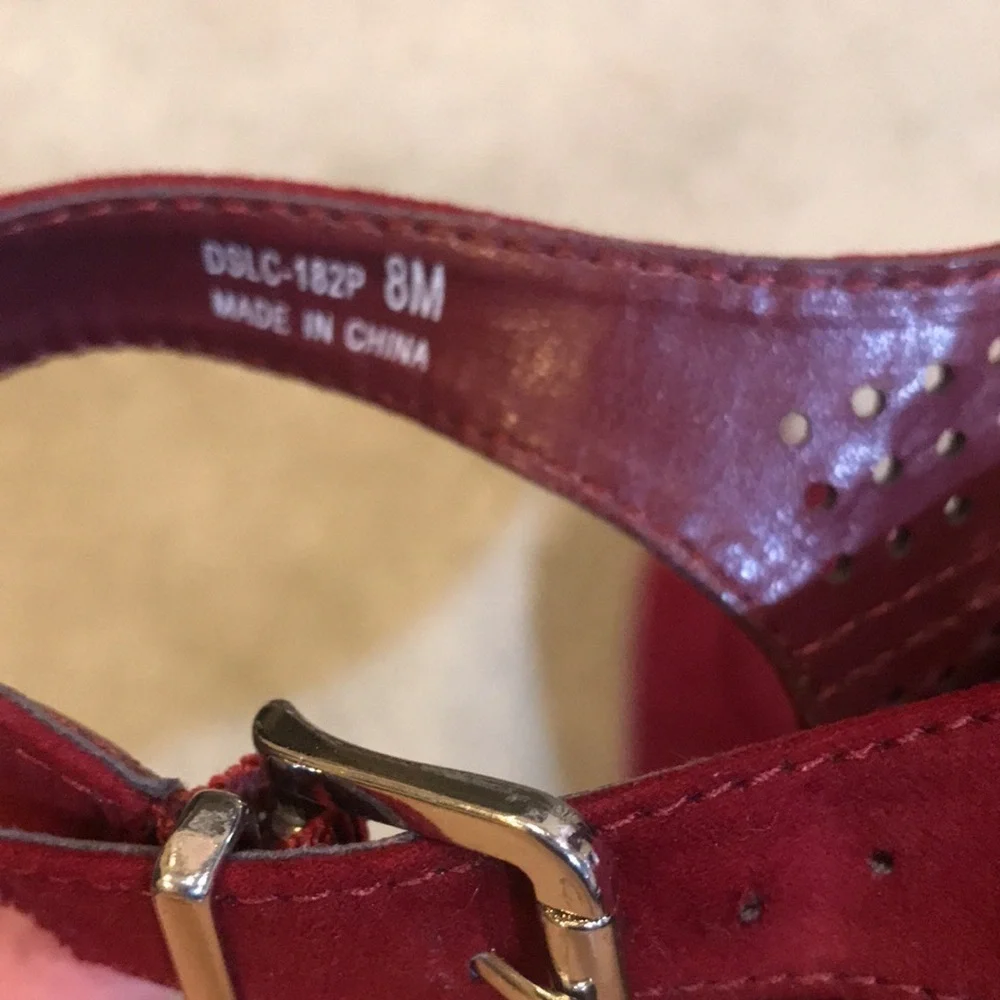 Chinese Laundry questions leave